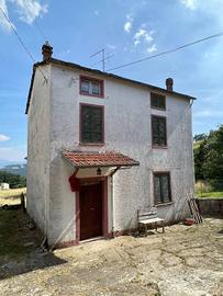 Villa di 120 m² con 4 locali a Varsi