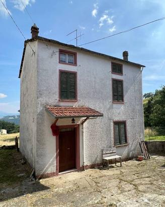 Villa di 120 m² con 4 locali a Varsi