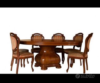 Tavolo in legno massello con sei sedie coordinate