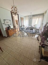 R-225 2 CAMERE 2 BAGNI
