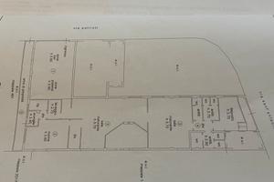 Locale commerciale , su 2 strade