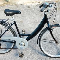 Bici donna con telaio in alluminio