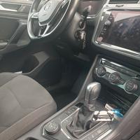 Auto Tiguan