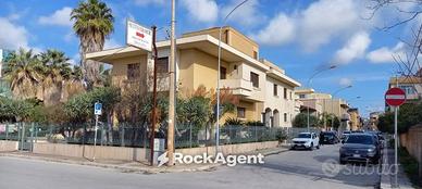 Villa di 620 m² con più di 5 locali e box auto a M
