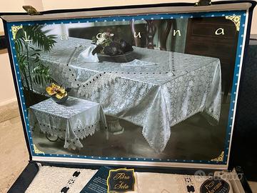 Tovaglia ricamata da corredo