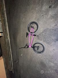 Bmx Cult  2 short  20,75