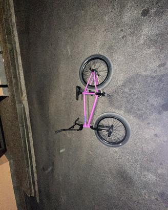 Bmx Cult  2 short  20,75