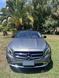 Mercedes Gla 200d 4Matic automatica full optional
