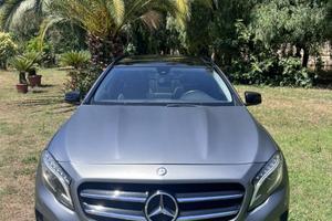 Mercedes Gla 200d 4Matic automatica full optional