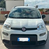 PANDA HYBRID CITY LIFE COMANDI AL VOLANTE