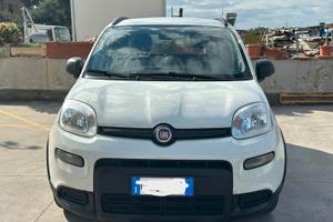 PANDA HYBRID CITY LIFE COMANDI AL VOLANTE