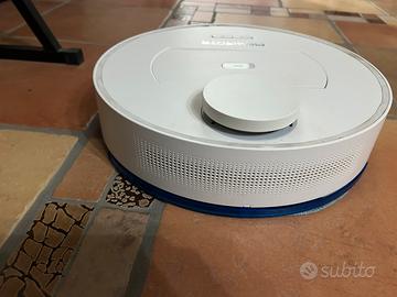 Robot lavaaspira pavimenti