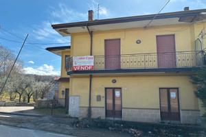 Bifamiliare predisposta per due famiglie