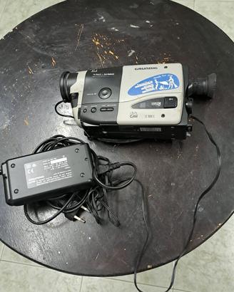 Cinepresa Grundig