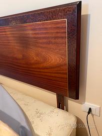 2 divani e 1 letto completo con testiera
