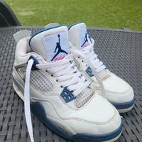 AIR JORDAN 4