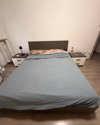 Letto matrimoniale contenitore e due comodini