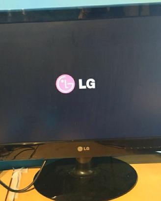Monitor LG 22'' W2240 (Grado B)
