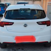 Opel Astra colore bianco diesel