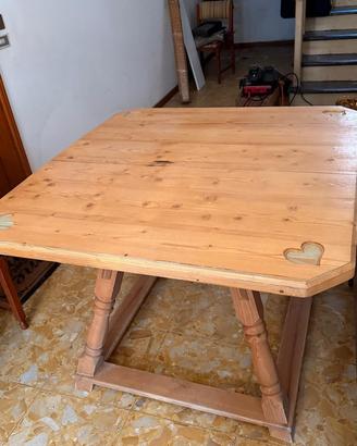 Tavolo stile tirolese