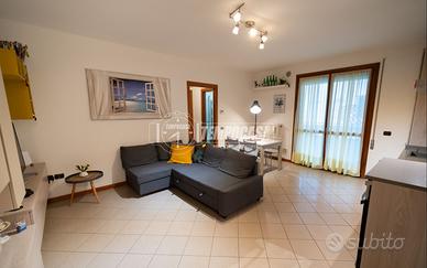 Appartamento moderno con doppi terrazzi in zona se