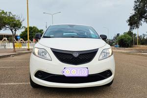lancia ypsilon hibrid 