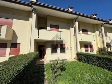 Villetta a schiera di 216 m² con 4 locali e box au