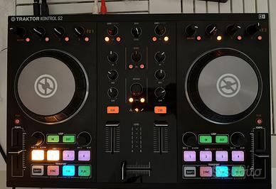 NATIVE INSTRUMENTS Traktor Kontrol S2 Mk2