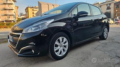 Peugeot 208 BlueHDi 75 5 porte Allure