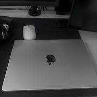 Macbook pro 14 M5 512gb 16gb ram