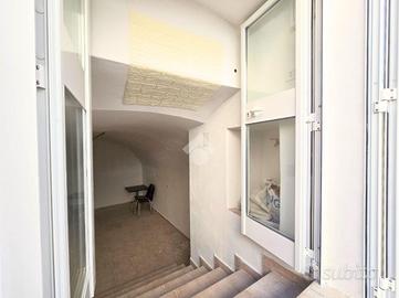 MONOLOCALE A MANFREDONIA