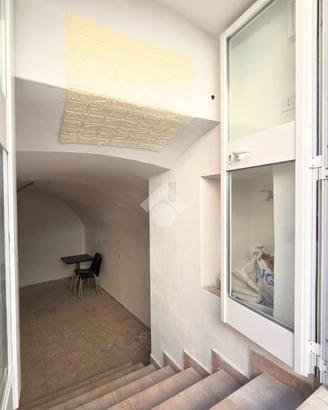 MONOLOCALE A MANFREDONIA