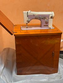 Necchi Supernova Julia 534 funzionante e completa