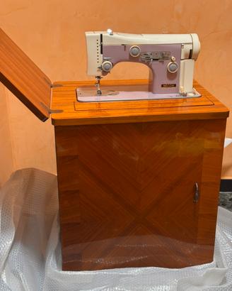 Necchi Supernova Julia 534 funzionante e completa