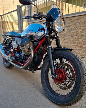 Moto Guzzi V7 II Racer