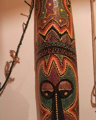 Maschera etnica indonesiana balinese a puntini