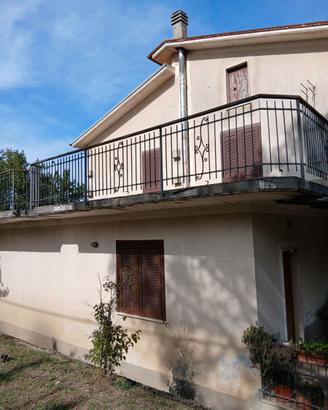 Casa indipendente su due livelli+terreno e garage