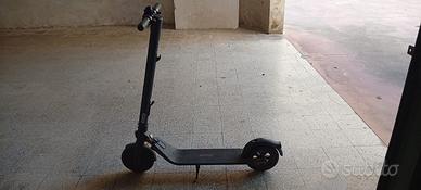 monopattino Elettrico