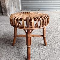 Sgabello vintage anni 60 in vimini 