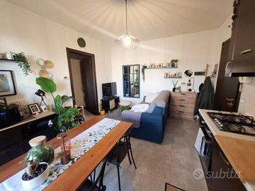 RECENTE BILOCALE CON AMPIA LOGGIA