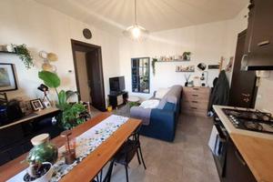 RECENTE BILOCALE CON AMPIA LOGGIA