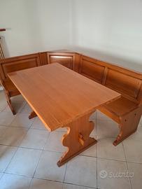 tavolo con cassapanca in legno