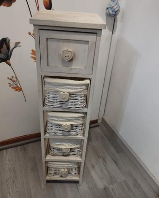 Piccola cassettiera 