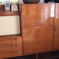 Mobile bar e tavolo in legno