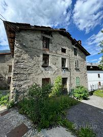 CASA SEMINDIPENDENTE A CORTENO GOLGI