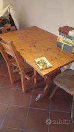 Tavolo cucina legno chiaro stile rustico