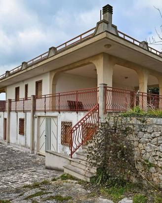 Villa di 209 m² con più di 5 locali a Putignano