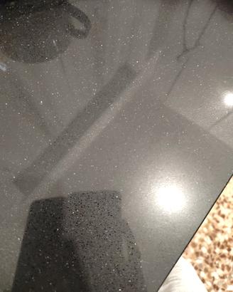Piano in marmo nero