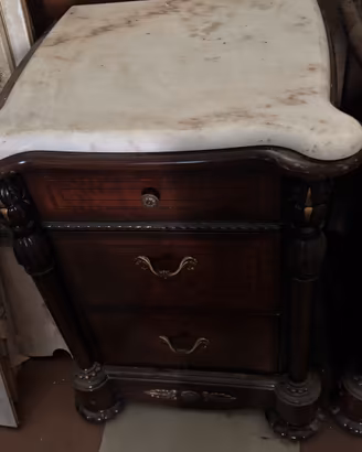 Comodini con lastra di marmo