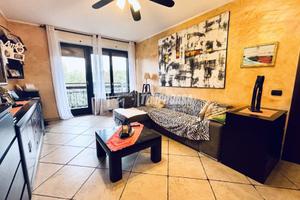 AMPIO 2 LOCALI CON CUCINA ABITABILE - POSTO AUTO E